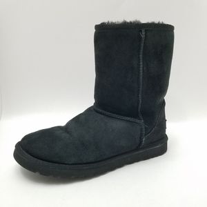 UGG Womens 8 Classic Short Boots Suede Flat BLACK